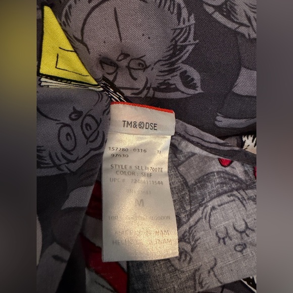 Dr. Seuss The Cat in The Hat Print Nursing Medical Scrub Top Women’s Medium - Picture 4 of 5